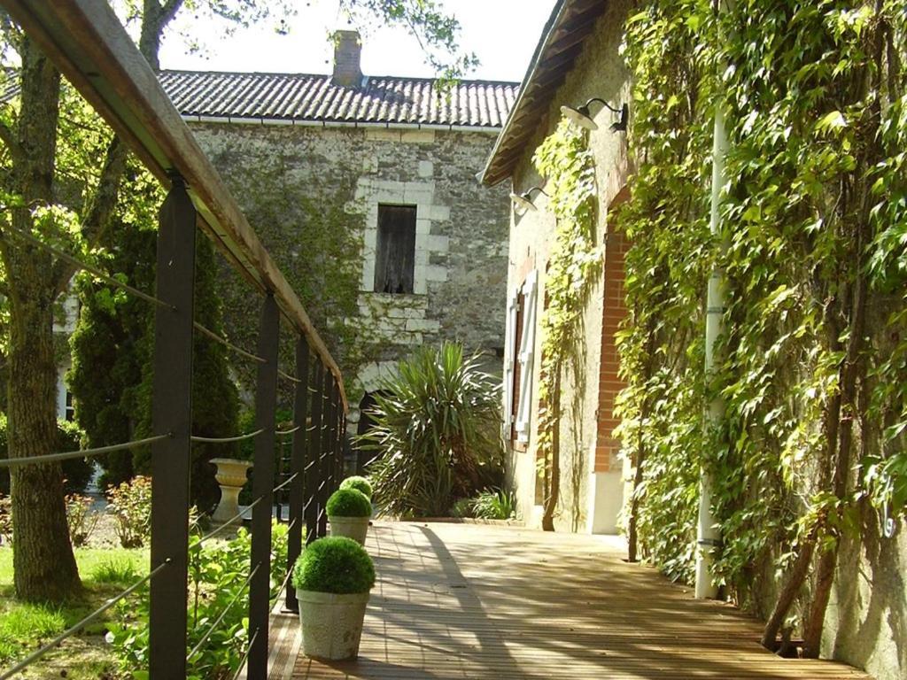 Chateau De La Galissonniere Bed & Breakfast Le Pallet Exterior photo